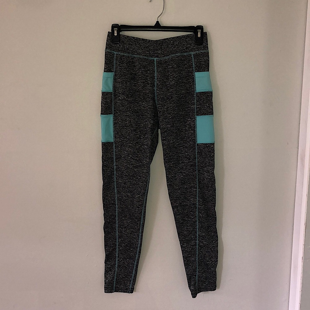 Athletic Leggings w/ Pockets!